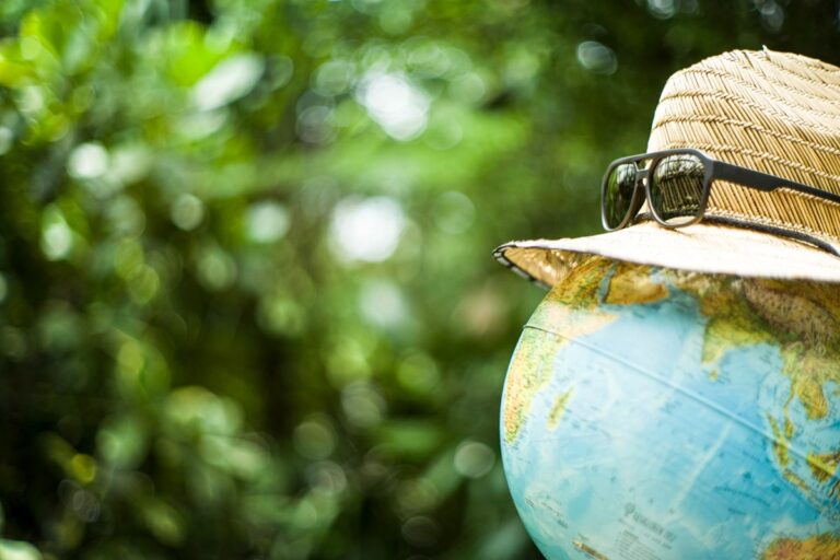 copertina viaggiare in modo sostenibile